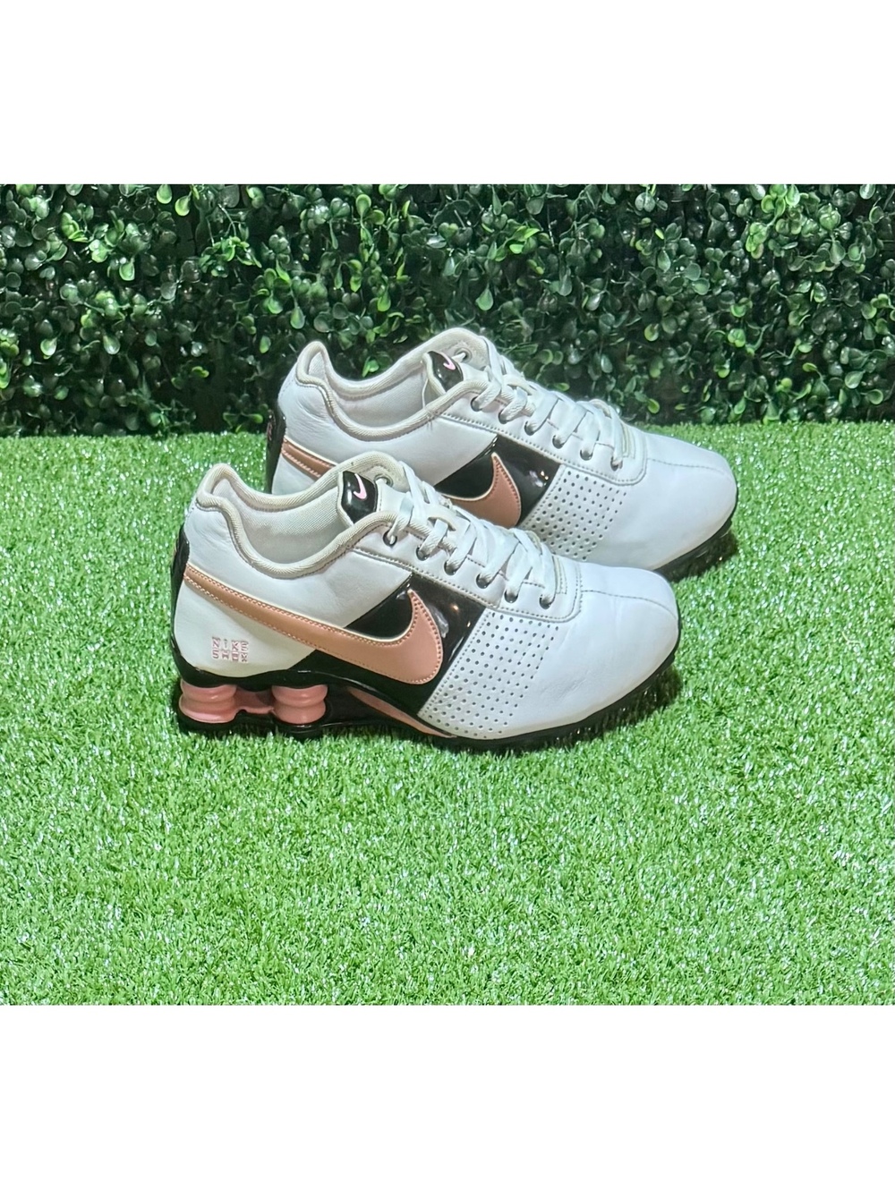 Nike Shox Deliver White Pink Black Women’s Size 7